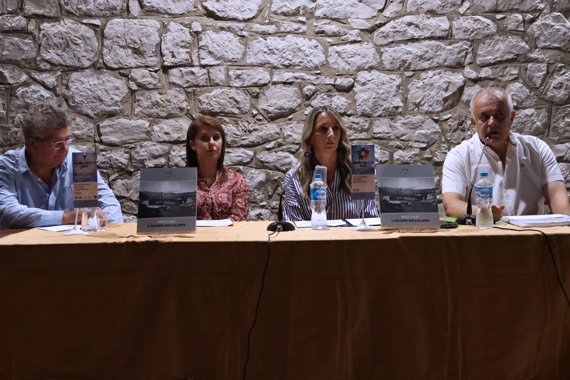 Fotomonografija "Mostar u vrijeme socijalizma"
