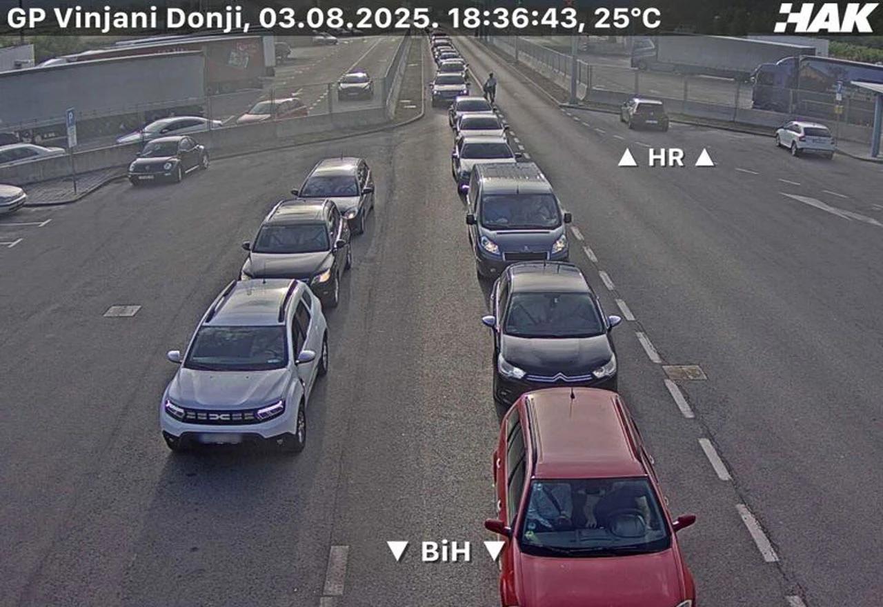 Gužve na granici: BIHAMK upozorava na skliske kolnike