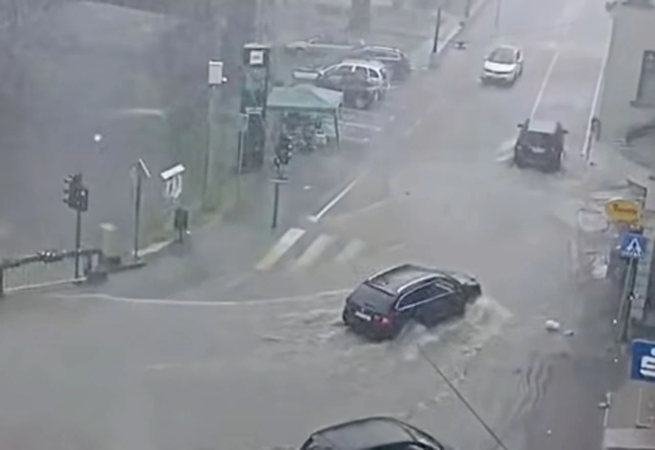 VIDEO | Nevrijeme preplavilo ulice Tešnja