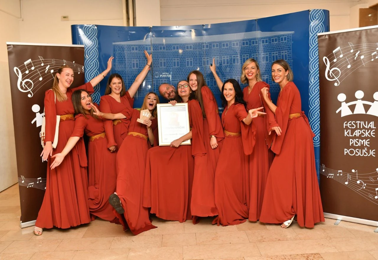 Posuški stećak klapi ''Zvizdan'', klapa ''Rozeta'' odnijela nagradu publike