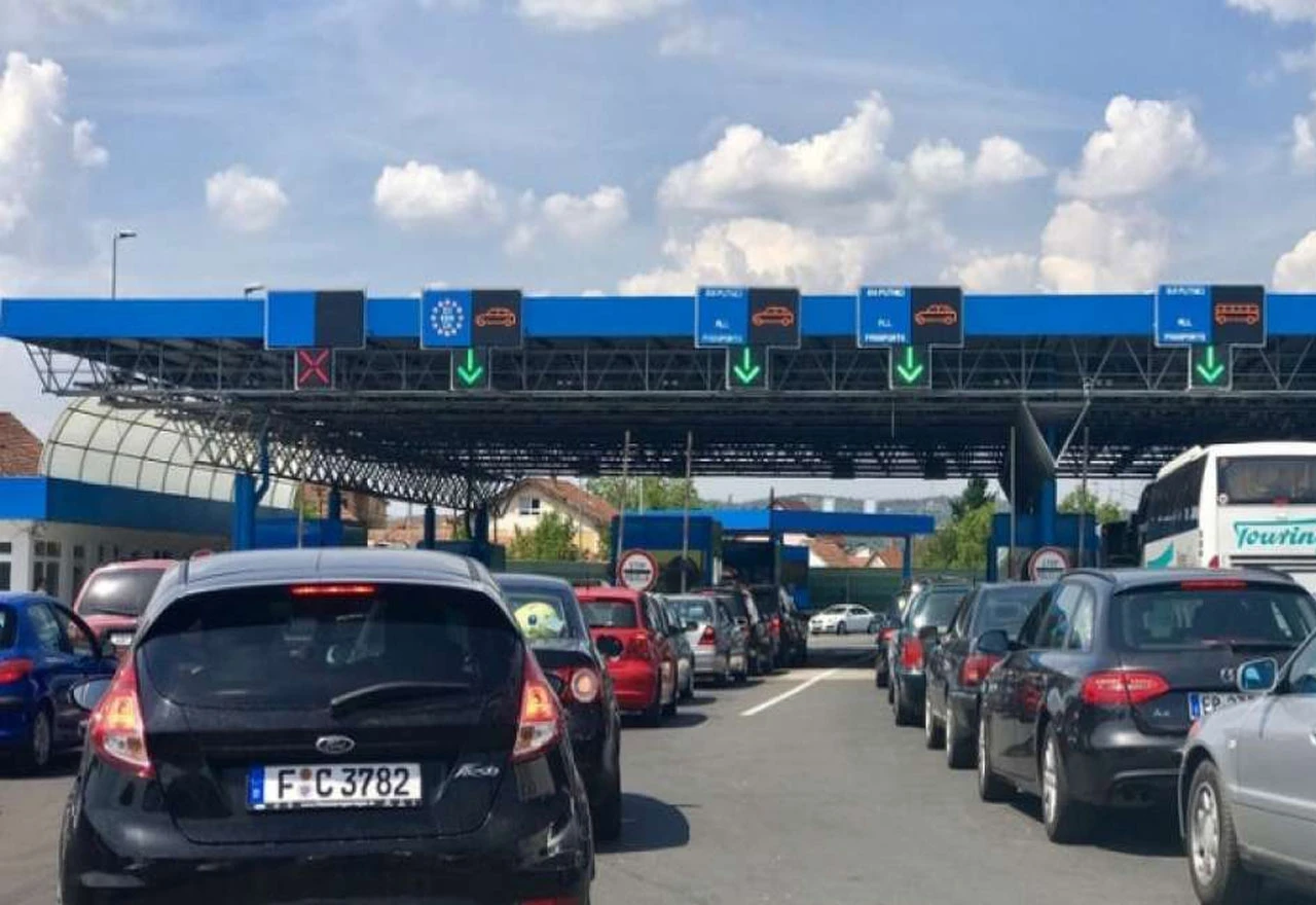 Gužve na granicama: Duge kolone vozila na ulazu i izlazu iz BiH