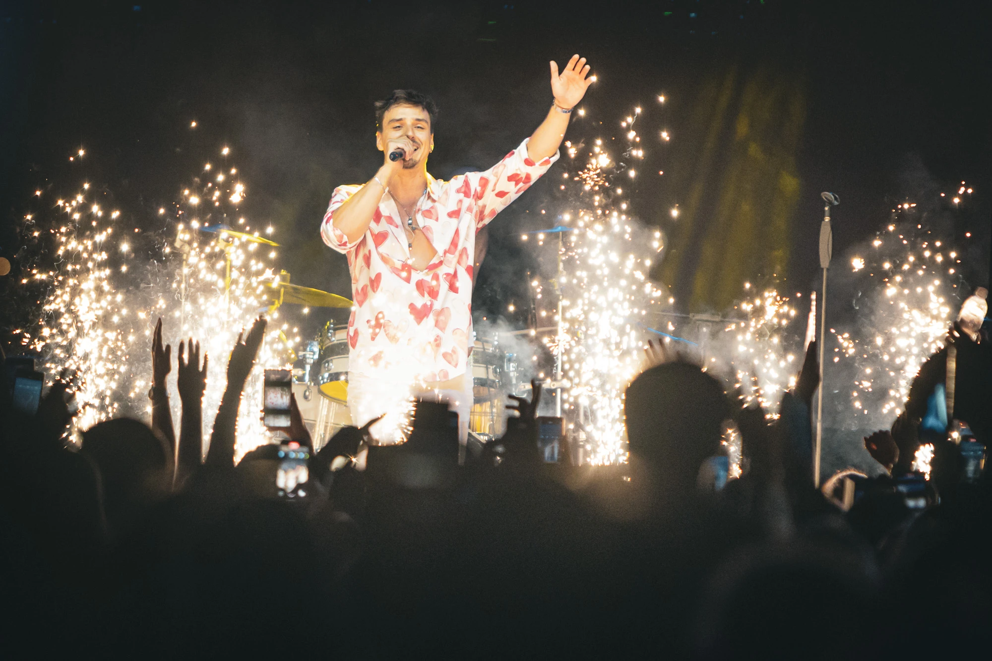 FOTO/VIDEO: Adi Šoše održao koncert za pamćenje u rodnom Mostaru