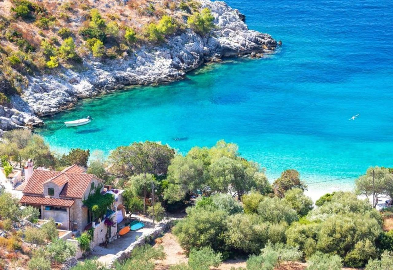 Plavi raj na Jadranu: Jedna od najljepših plaža koju morate posjetiti ovog ljeta