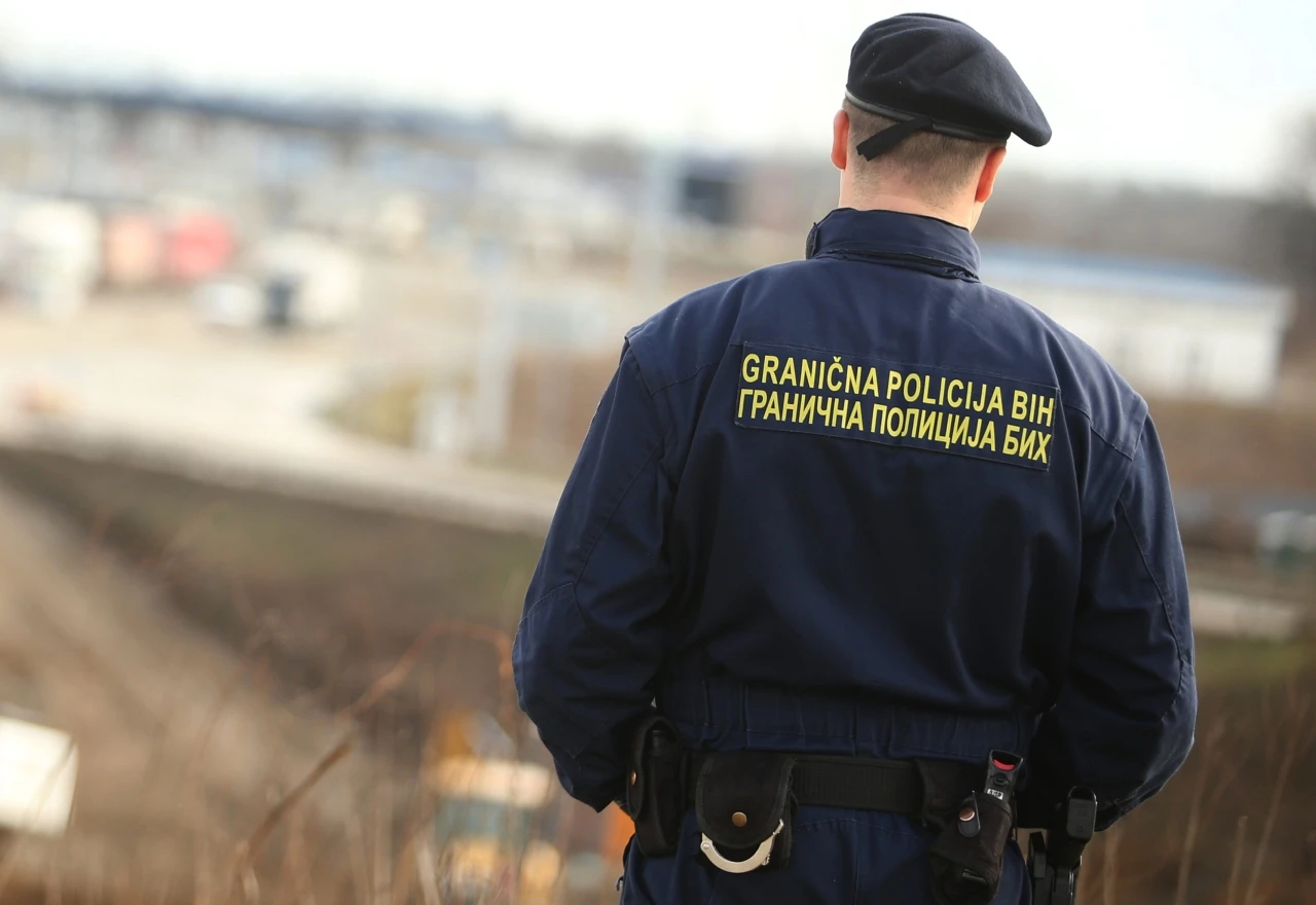Granična policija: Dvije osobe osumnjičene za "odavanje tajnih dokumenata"