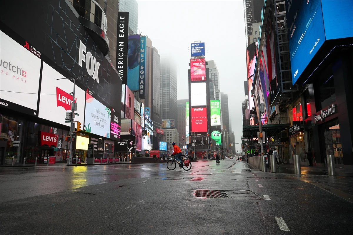 Pucnjava na Times Squareu: Tri osobe ranjene, uhićen 17-godišnjak
