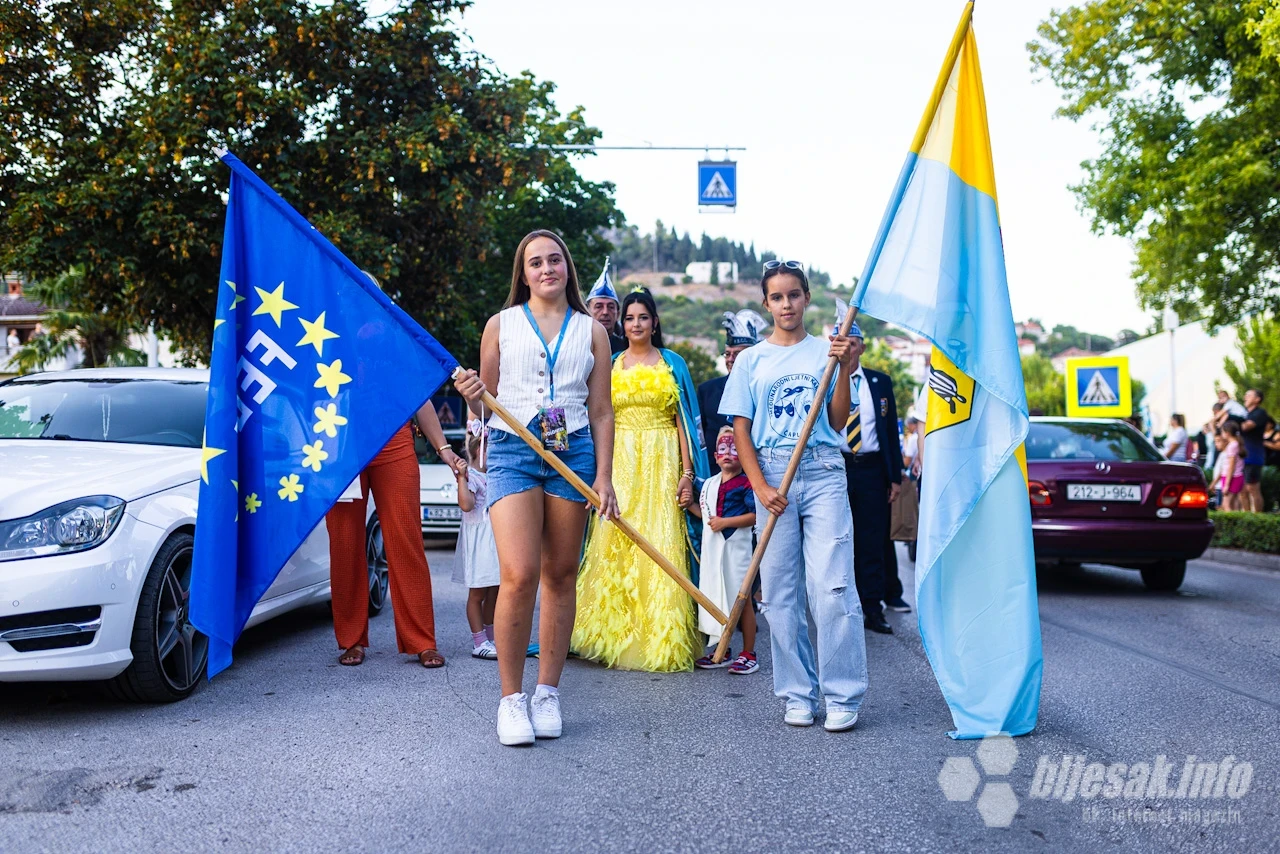 Karneval u Čapljini donio boje, ritam i egzotične plesačice