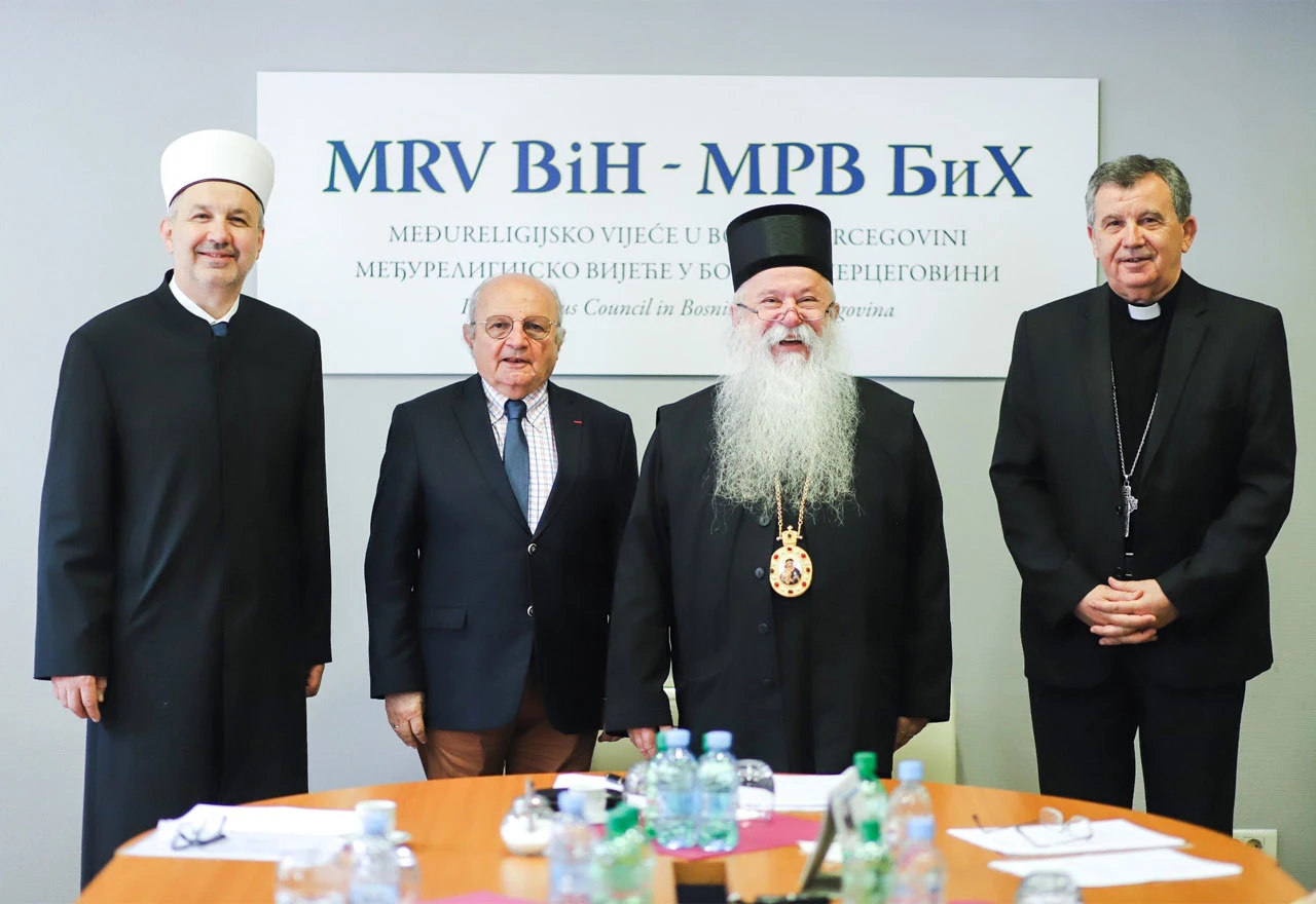MRV BIH: Osuđujemo zabrane obavljanja vjerskih obreda, ali kolektivna molitva ne smije biti provokacija