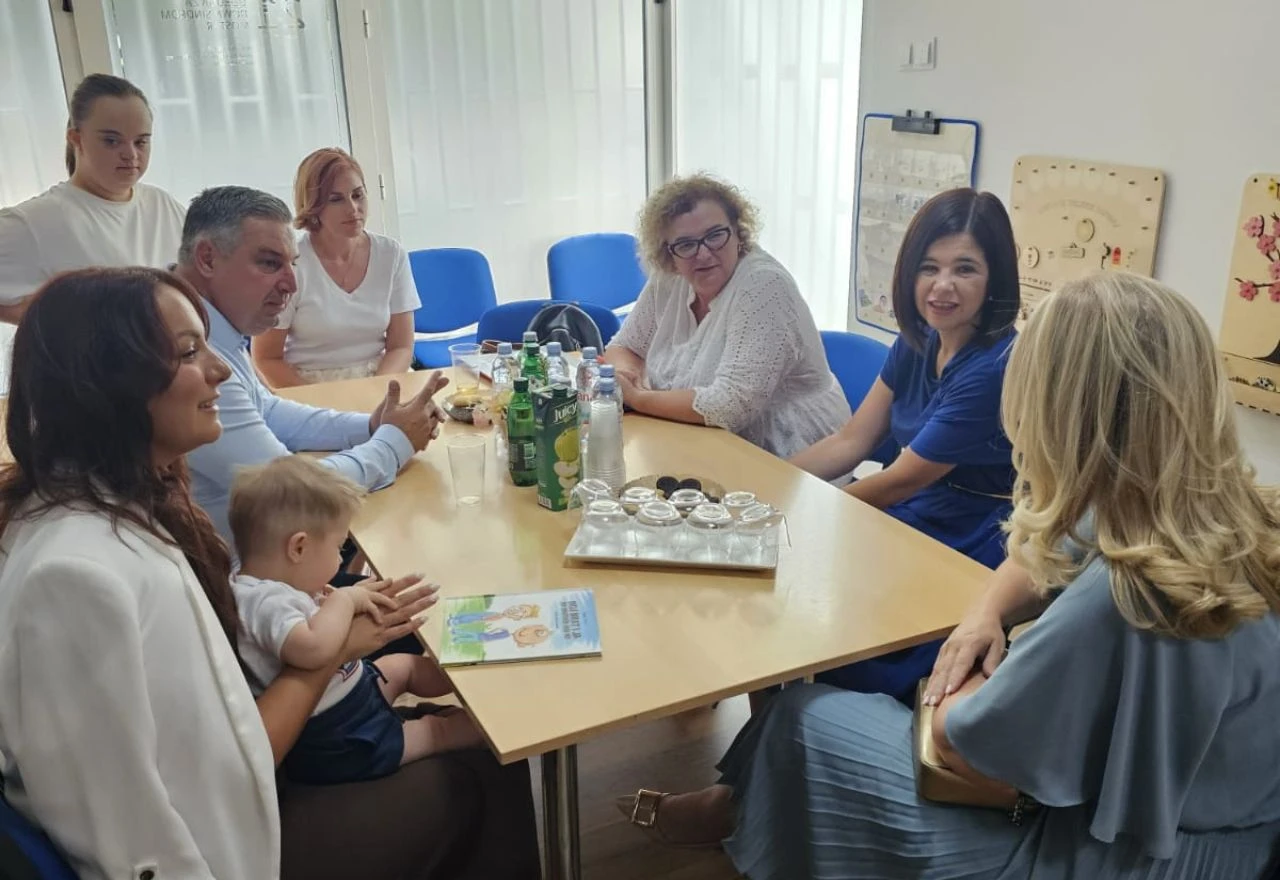 Zajednica žena HDZ-a BiH donirala 30 tisuća KM Udruzi za Down sindrom Mostar