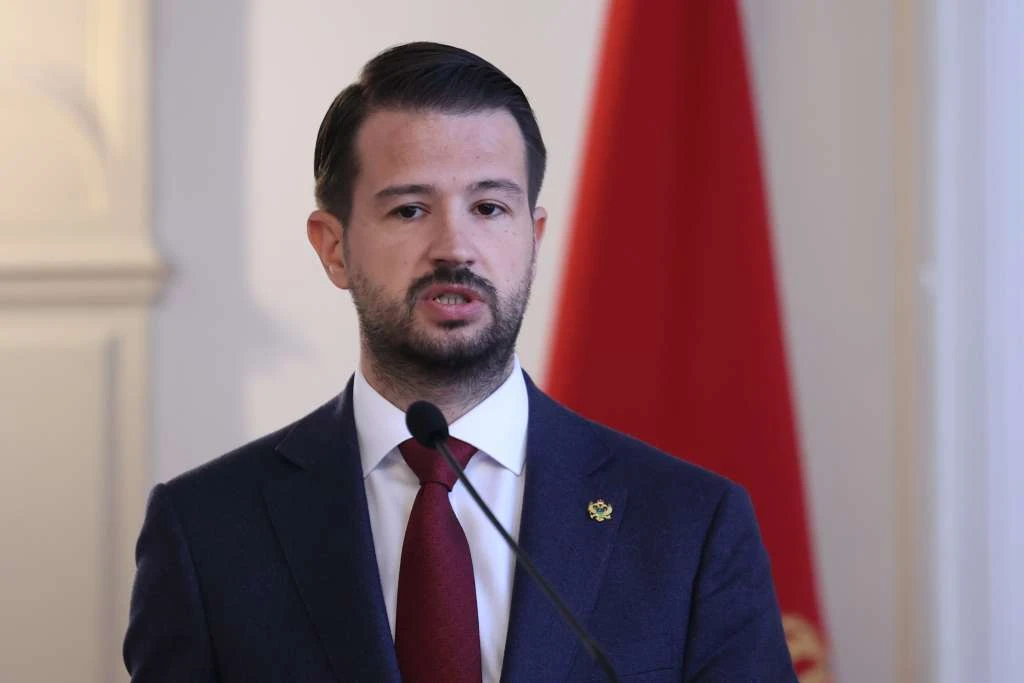 Milatović: Iz BiH stiže helikopter s posadom za gašenje požara