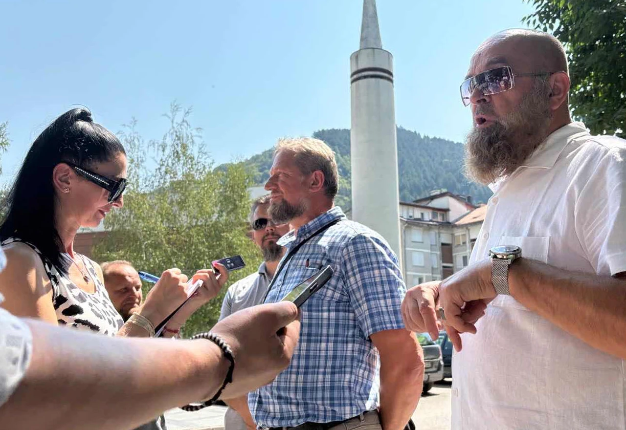 Musa napustio FUP, u Jablanicu došlo šest pristalica, hodža ih zamolio da odu