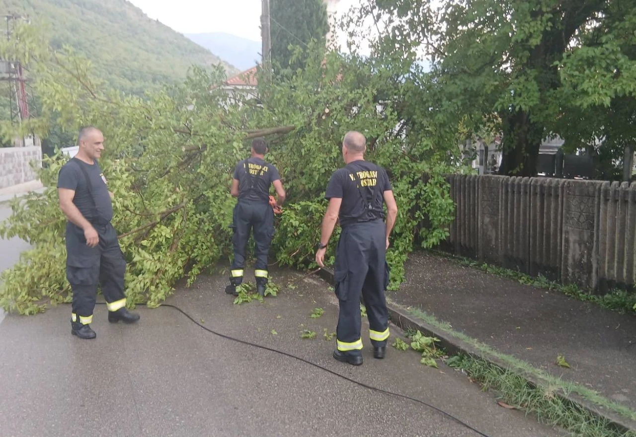 Nevrijeme u Potocima prouzročilo štetu na prometnicama