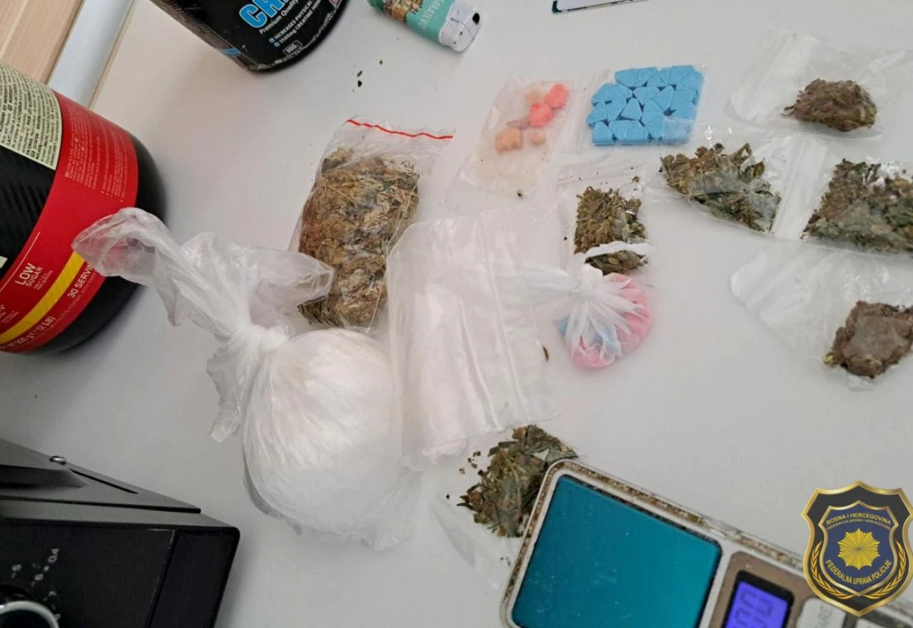 Uhićen 26-godišnjak zbog droge: Zaplijenjeni amfetamin, marihuana i ecstasy