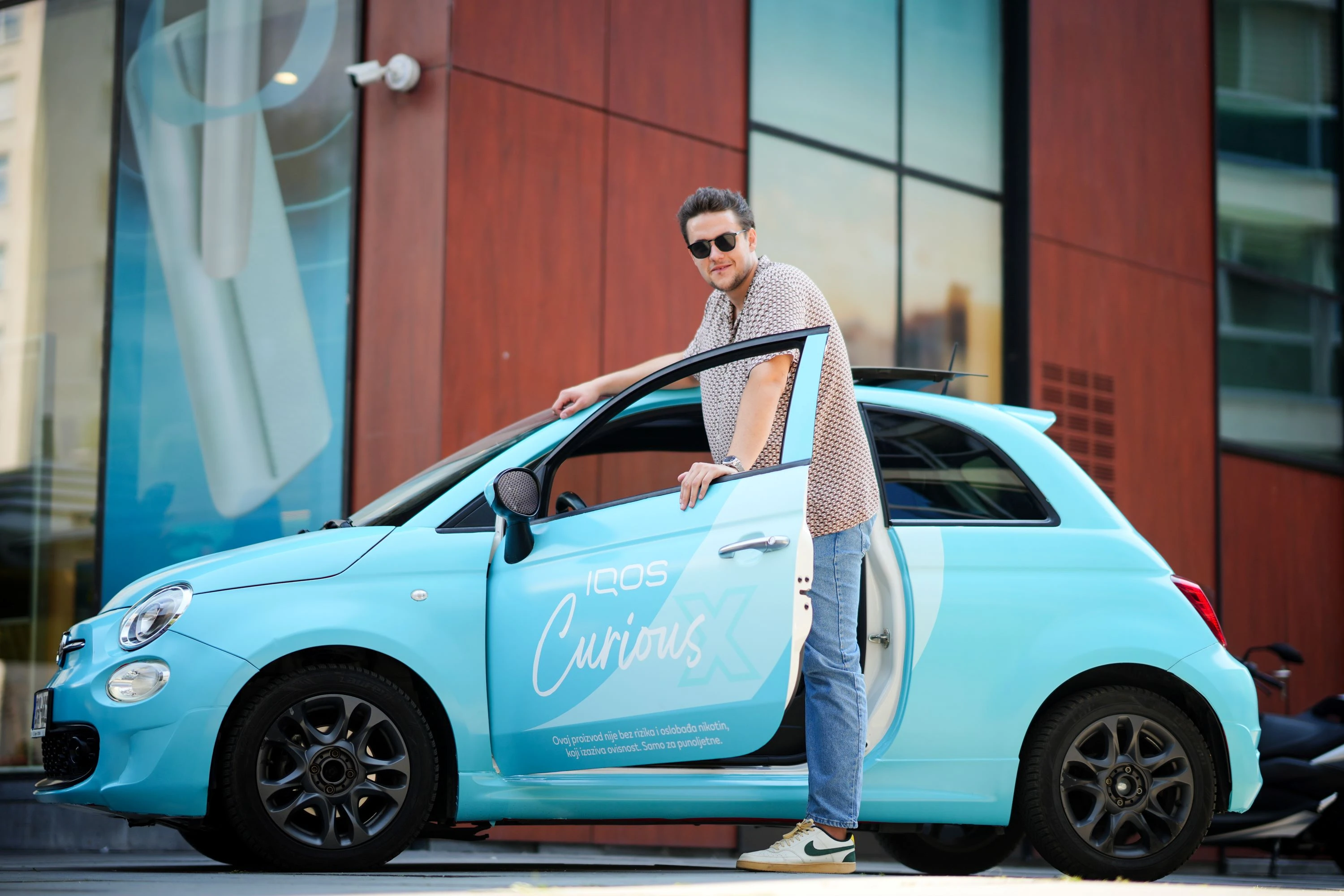 IQOS Curious Cab