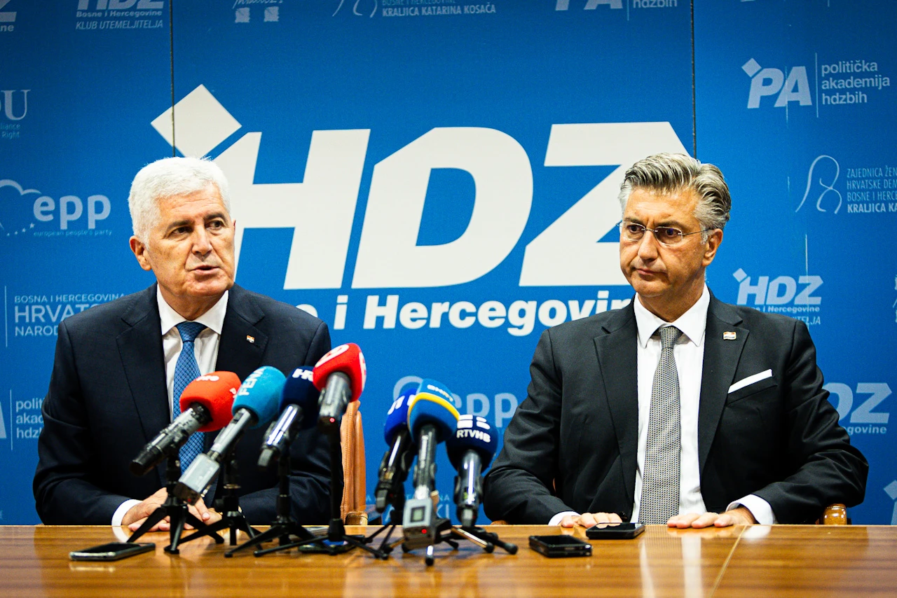 Poruka Plenkovića Dodiku: Poštivanje institucija BiH i vladavina prava iznad svega