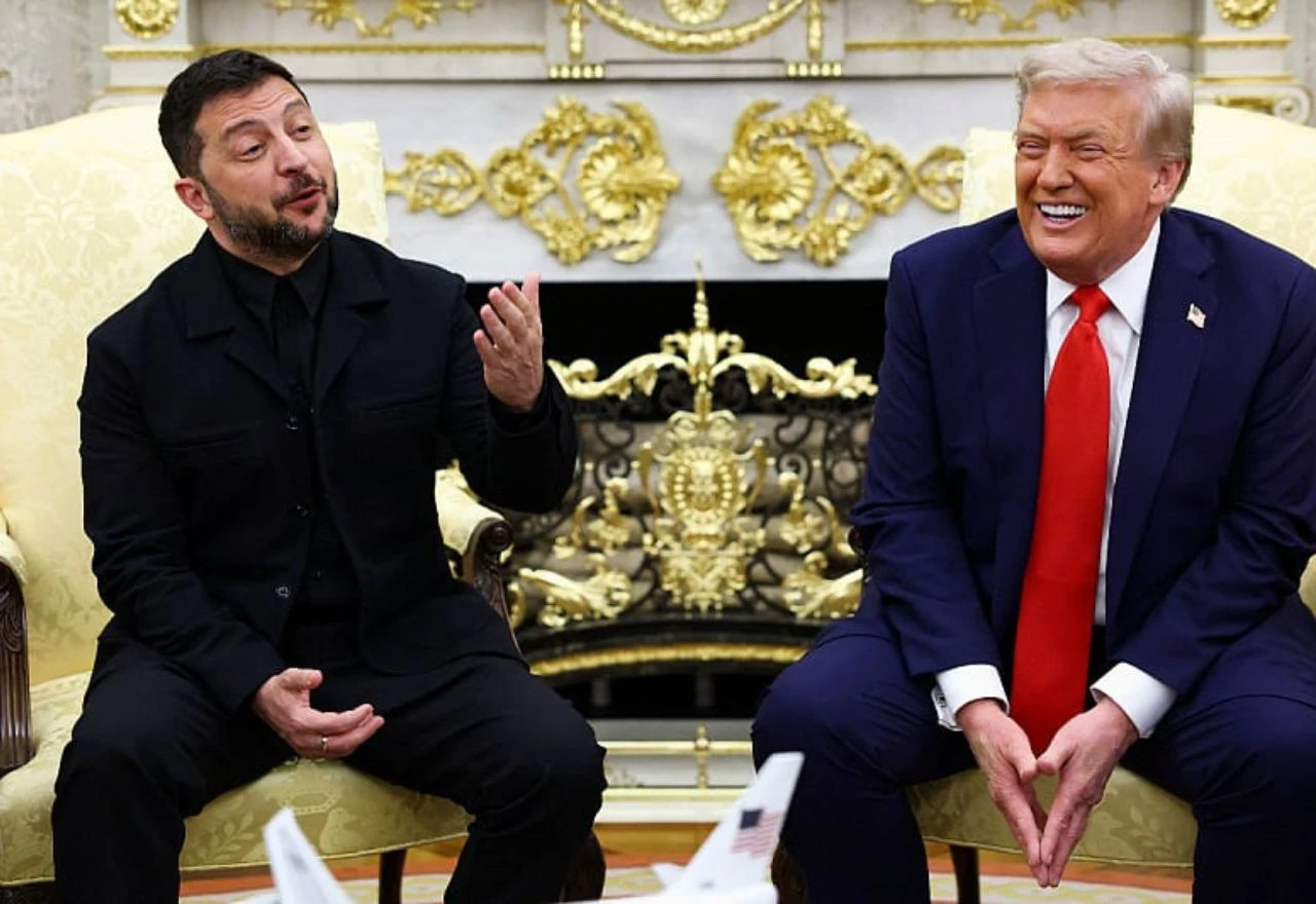 Zelenski poručio Trumpovom novinaru: ''Ja sam se presvukao, vi niste''