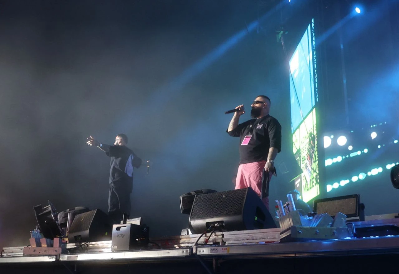 VIDEO | Publika u panici: Zbog dojave o bombi prekinut koncert Jale i Bube