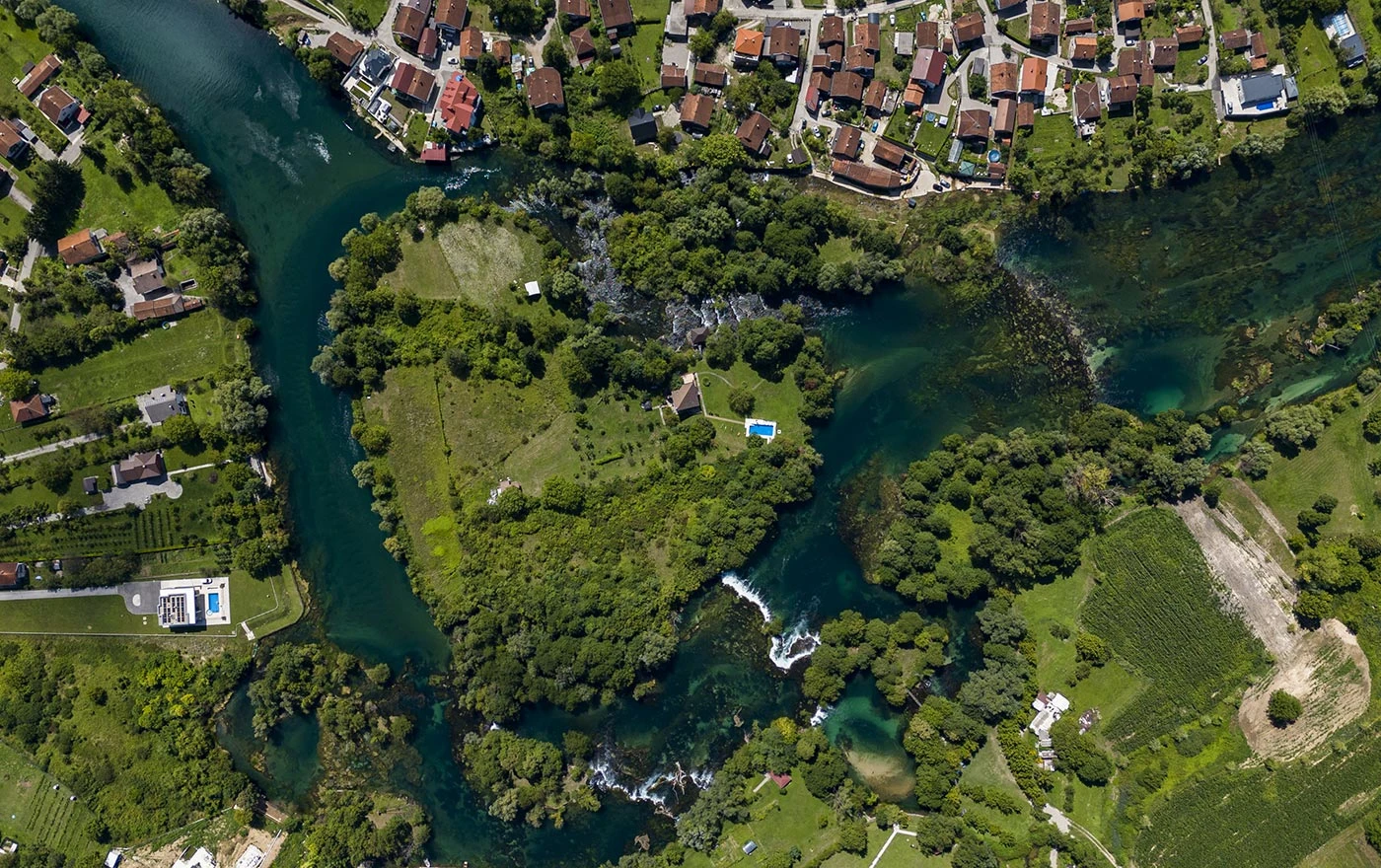 Otok u obliku srca na Uni privlači pažnju turista