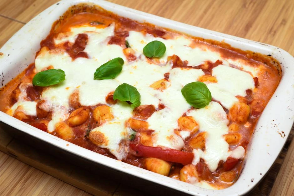 Kiša je donijela zahlađenje, palimo pećnicu: Zapečeni njoki s mozzarellom i špinatom