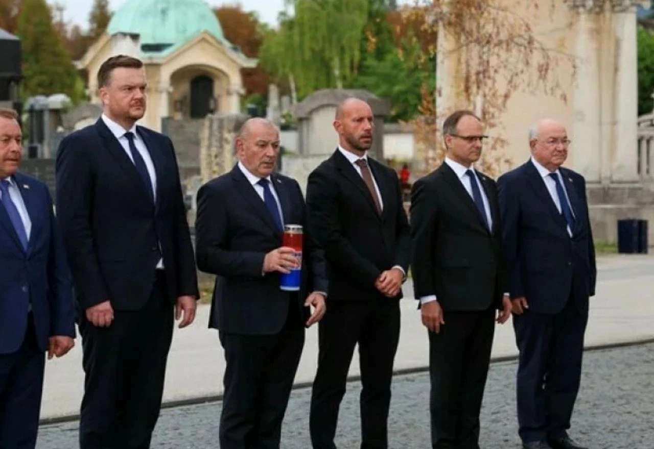 Vlada RH: Odajemo počast žrtvama i osuđujemo zločine svih totalitarnih režima