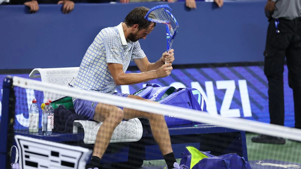 Ponoćni kaos na US Open: Fotograf u terenu, Medvedev "poludio" i na kraju izgubio