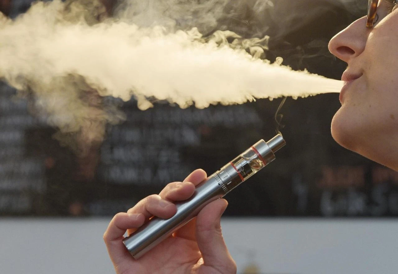 E-cigarete štetno djeluju i na mlade i zdrave osobe