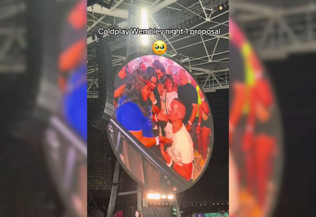 Pala prosidba na koncertu Coldplaya: "To je vaša žena, ničija druga?"