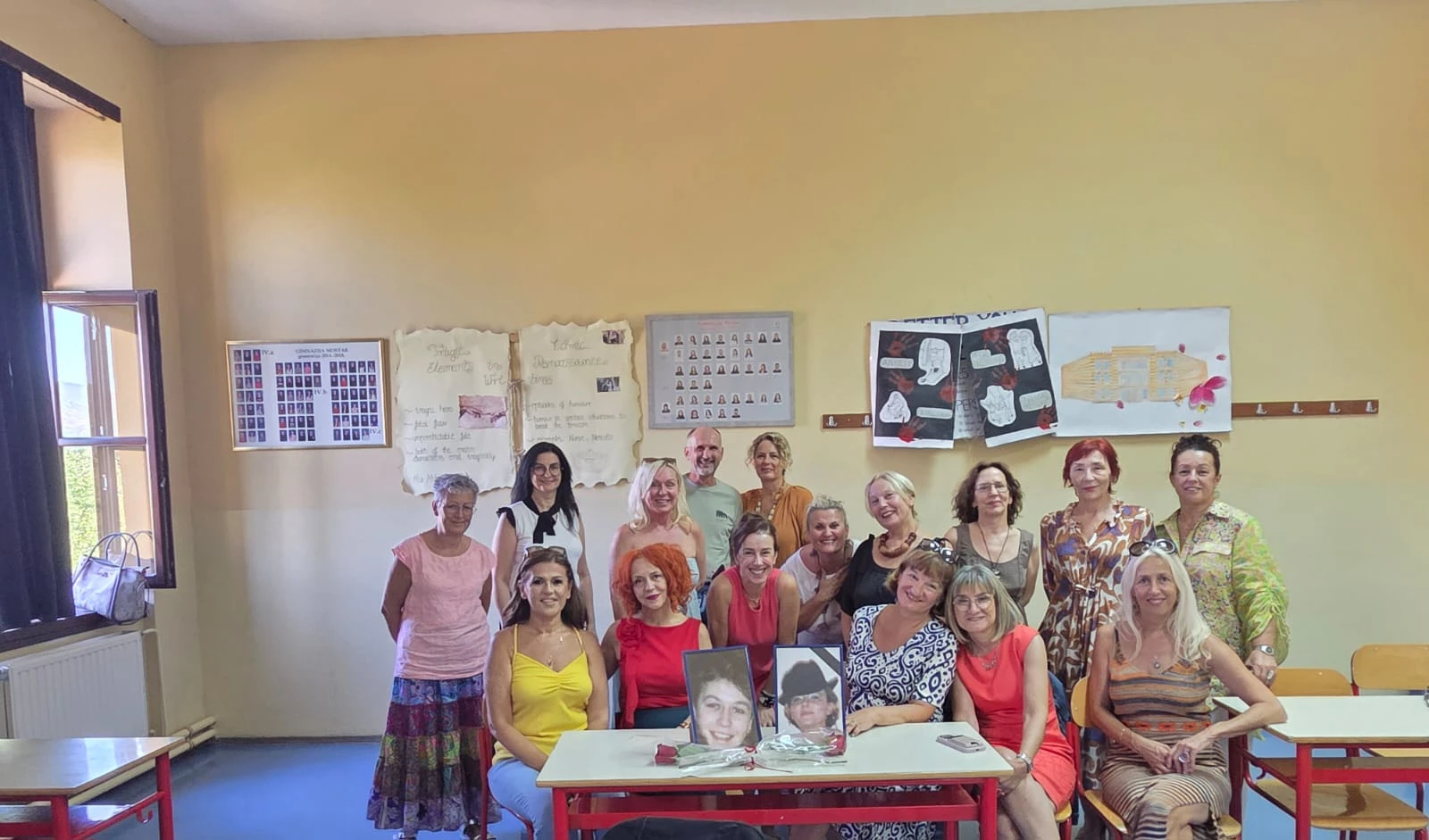Bivši učenici IV a razreda Gimnazije "Aleksa Šantić"