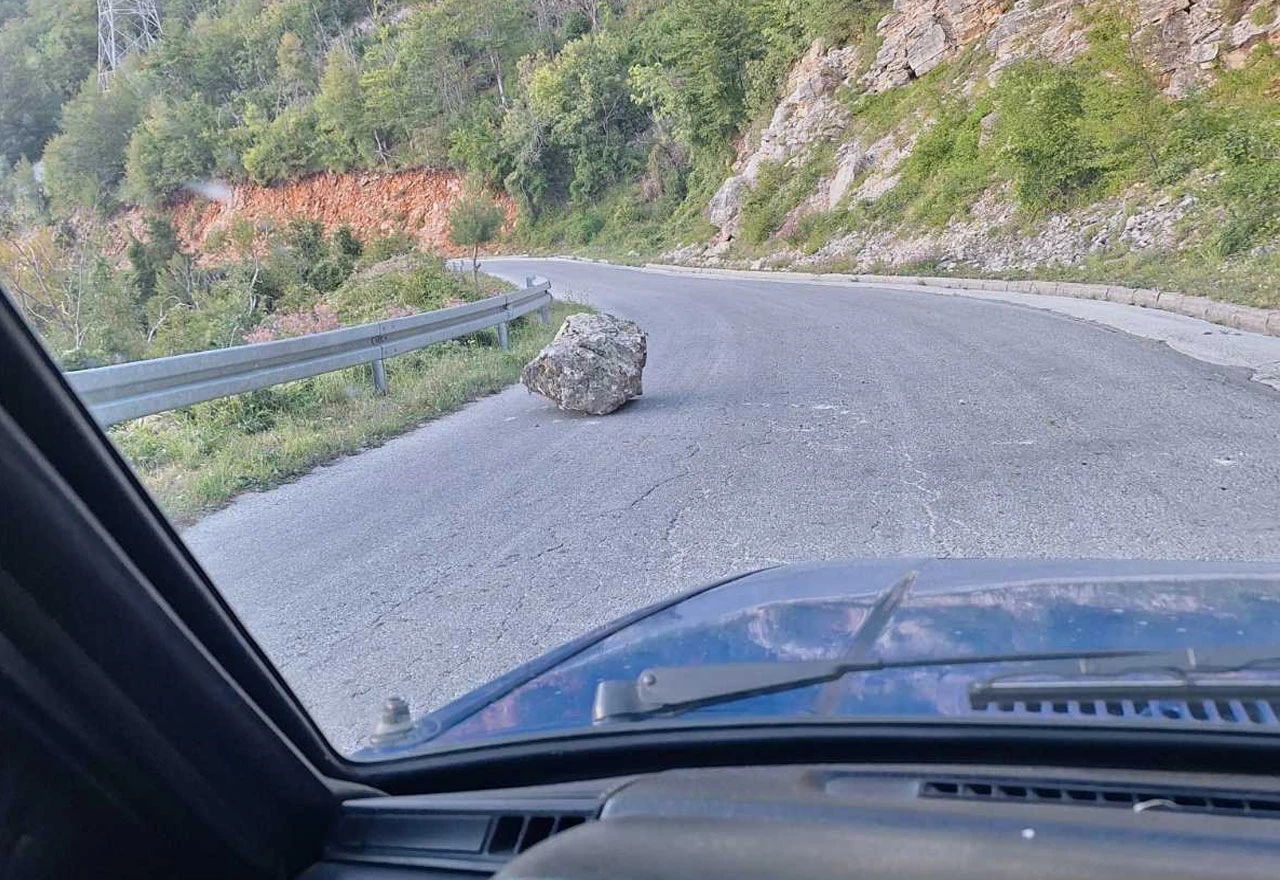 Obrušila se stijena na cesti Rujište-Mostar