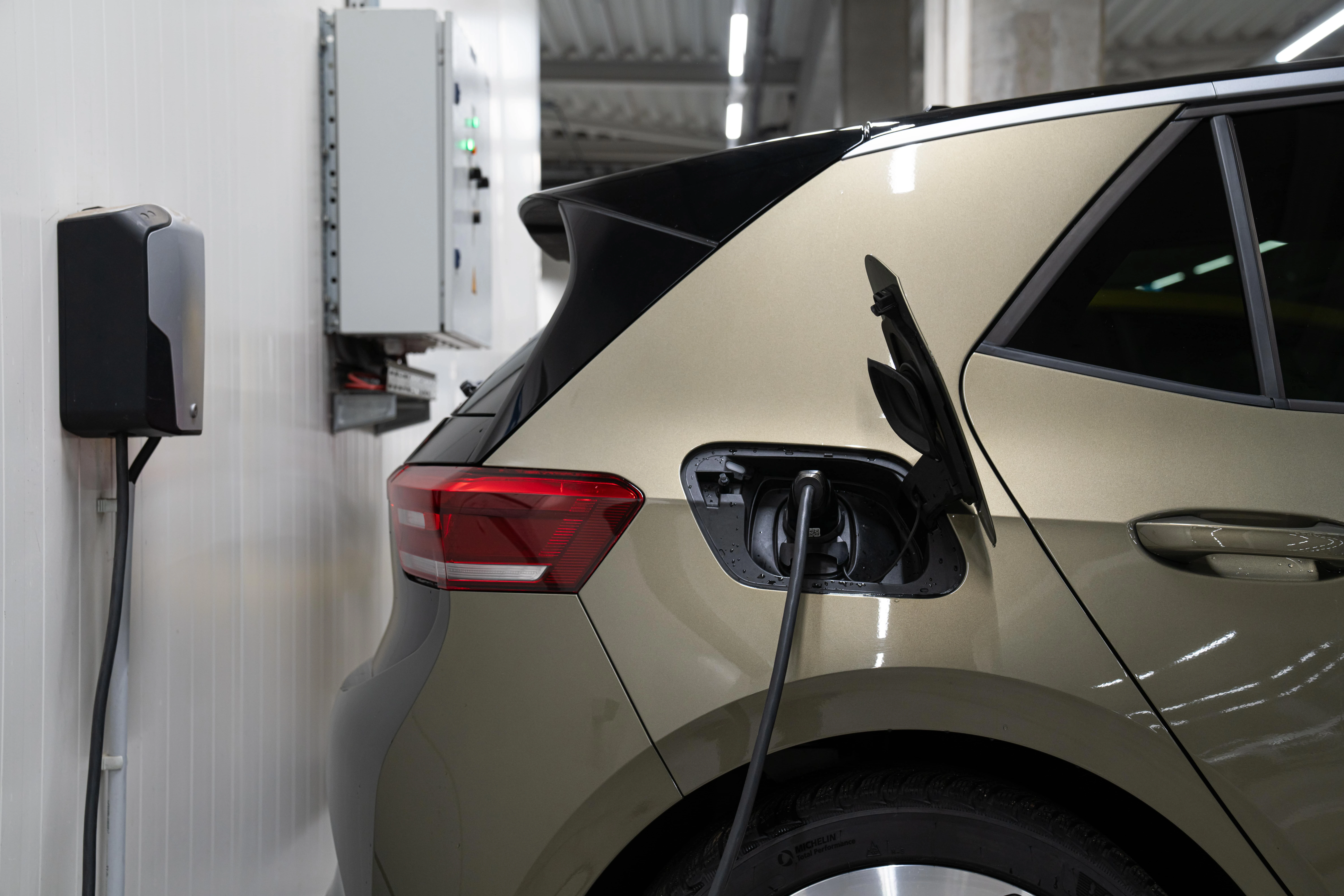 Neizvjesna vremena za proizvođače električnih vozila: Polovica kupaca ne bi razmatrala kupnju električnog vozila