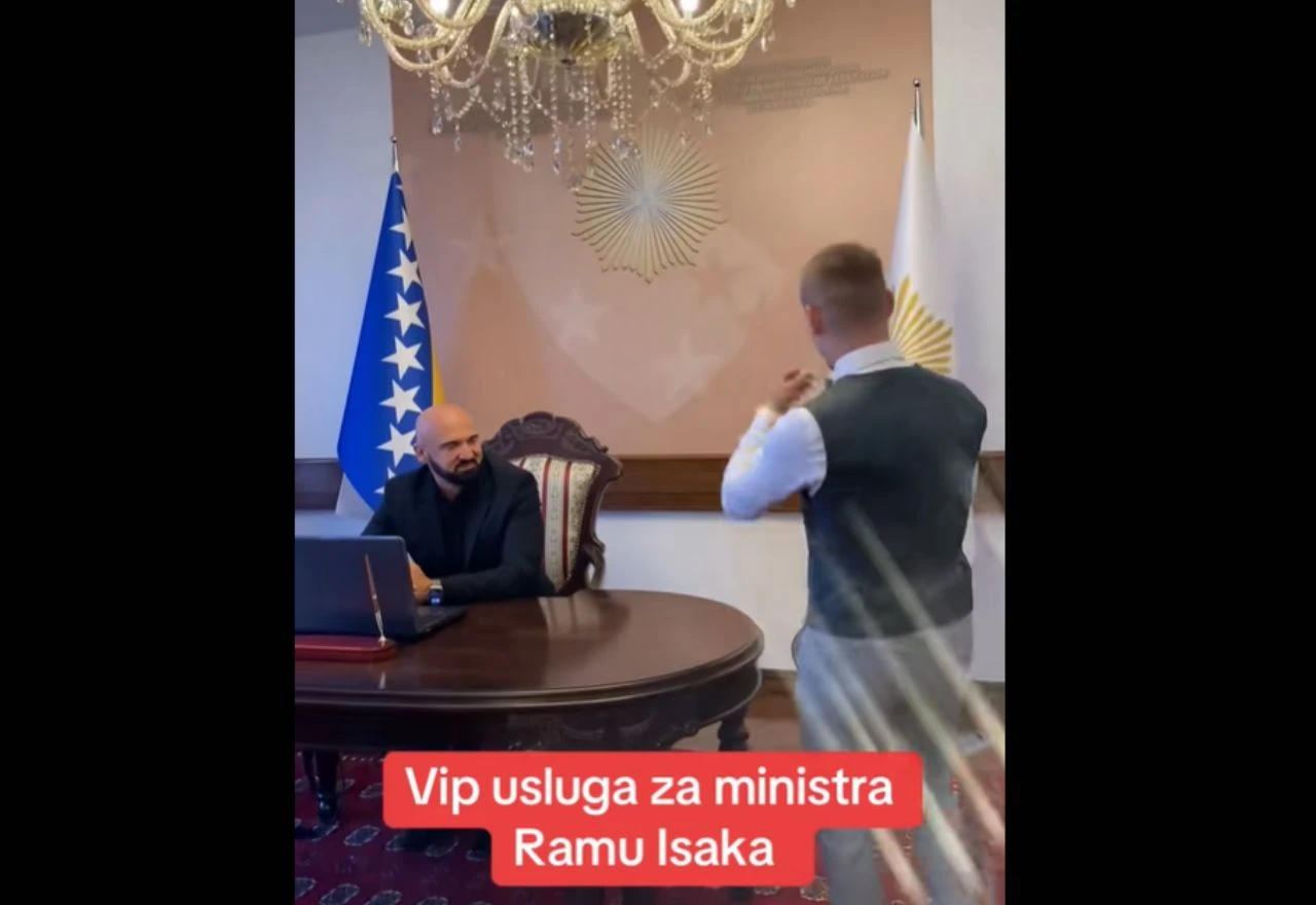 Pad šećera: Ram(o) za karikaturu moje domovine