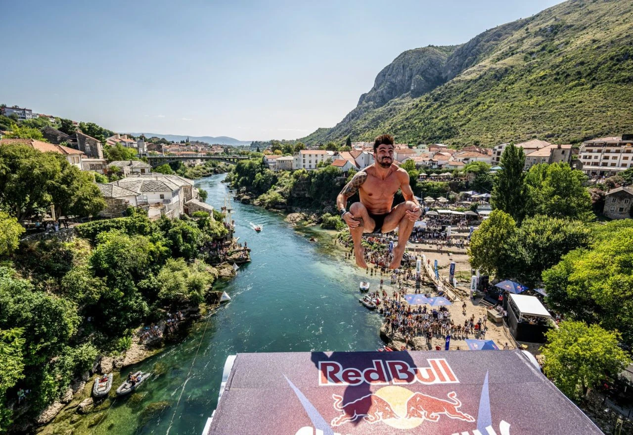 Tko će vladati Neretvom? Red Bull Cliff Diving vraća se u Mostar