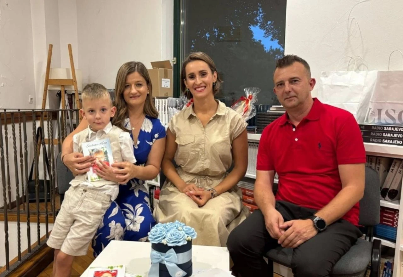 U Mostaru predstavljena knjiga "Satkana krila": Svjedočanstvo majke o autizmu