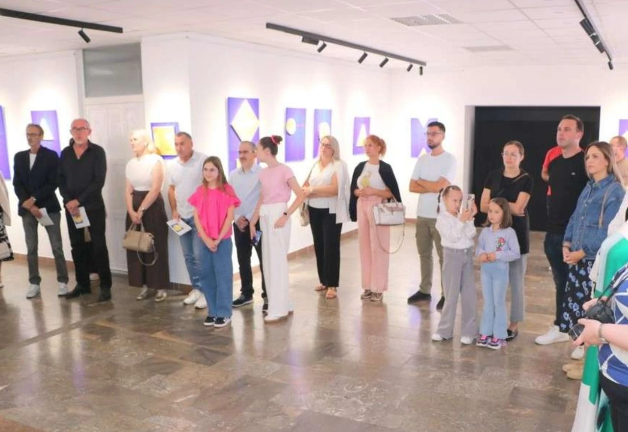 Otkrijte "Kontemplacije": Nova izložba u Tomislavgradu istražuje unutarnje osjećaje i simboliku boja
