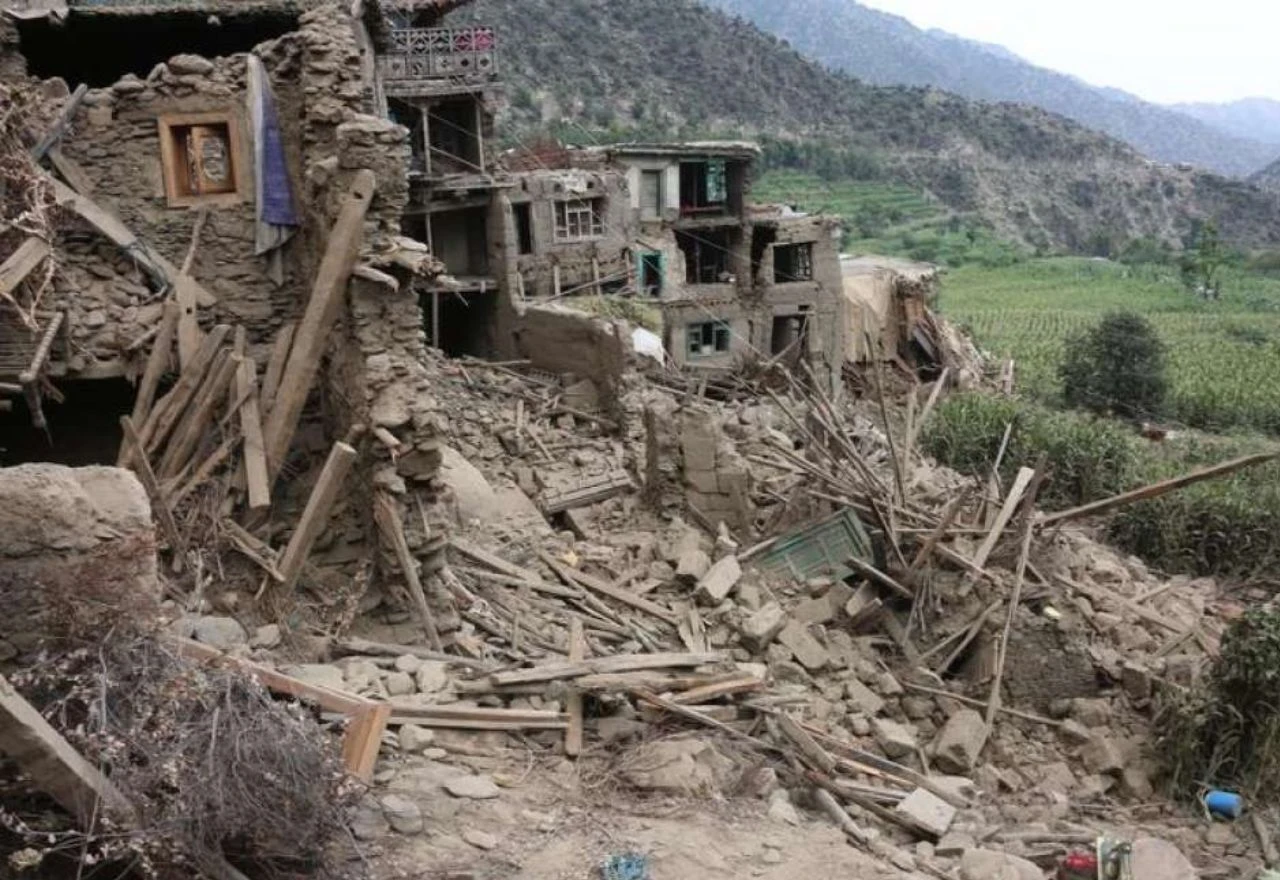 Afganistan šalje komandose iz zraka za spašavanje preživjelih iz potresa