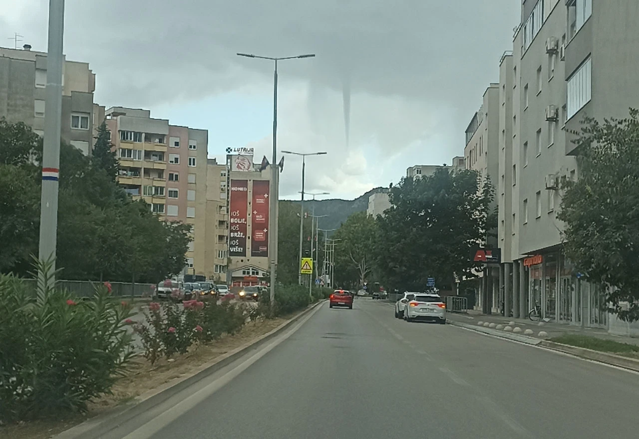FOTO/VIDEO | Pijavica iznad Mostara: (Ne)obična pojava u Hercegovini