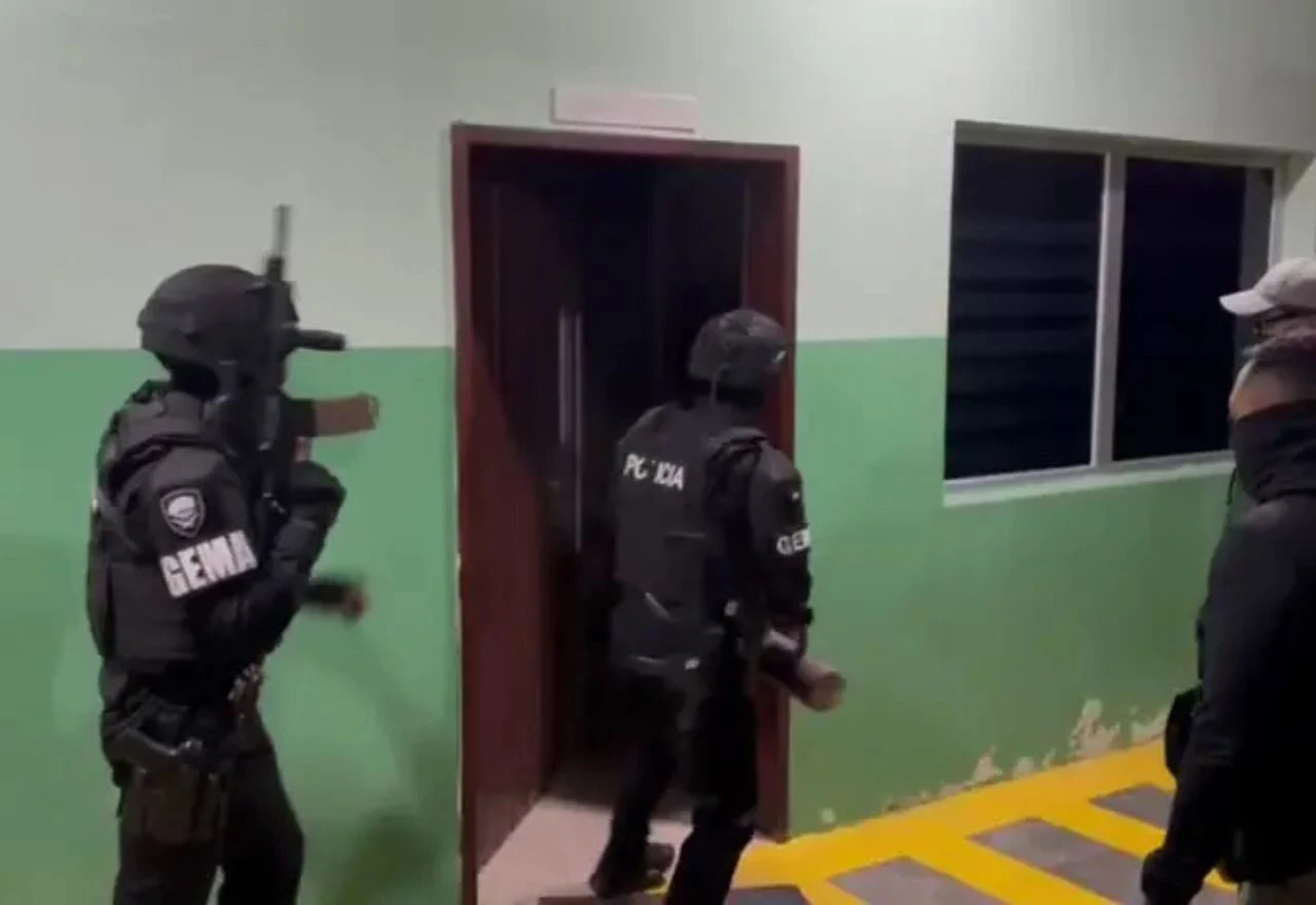 VIDEO | Masovna racija u Ekvadoru: Uhićen Srbin, zaplijenjeno više od 9 tona kokaina
