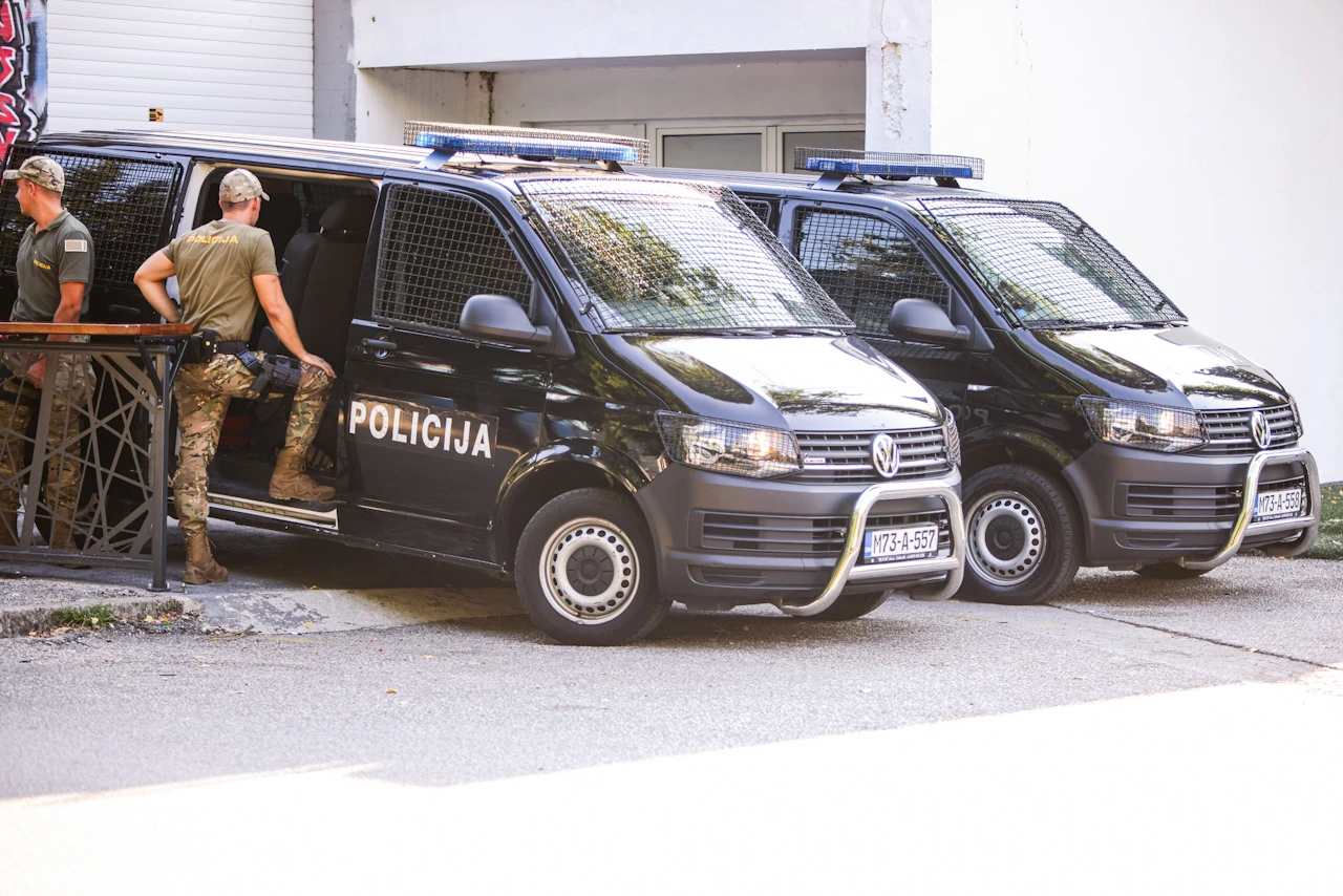 FOTO | Mostar pod pojačanim policijskim mjerama zbog utakmice BiH – Izrael