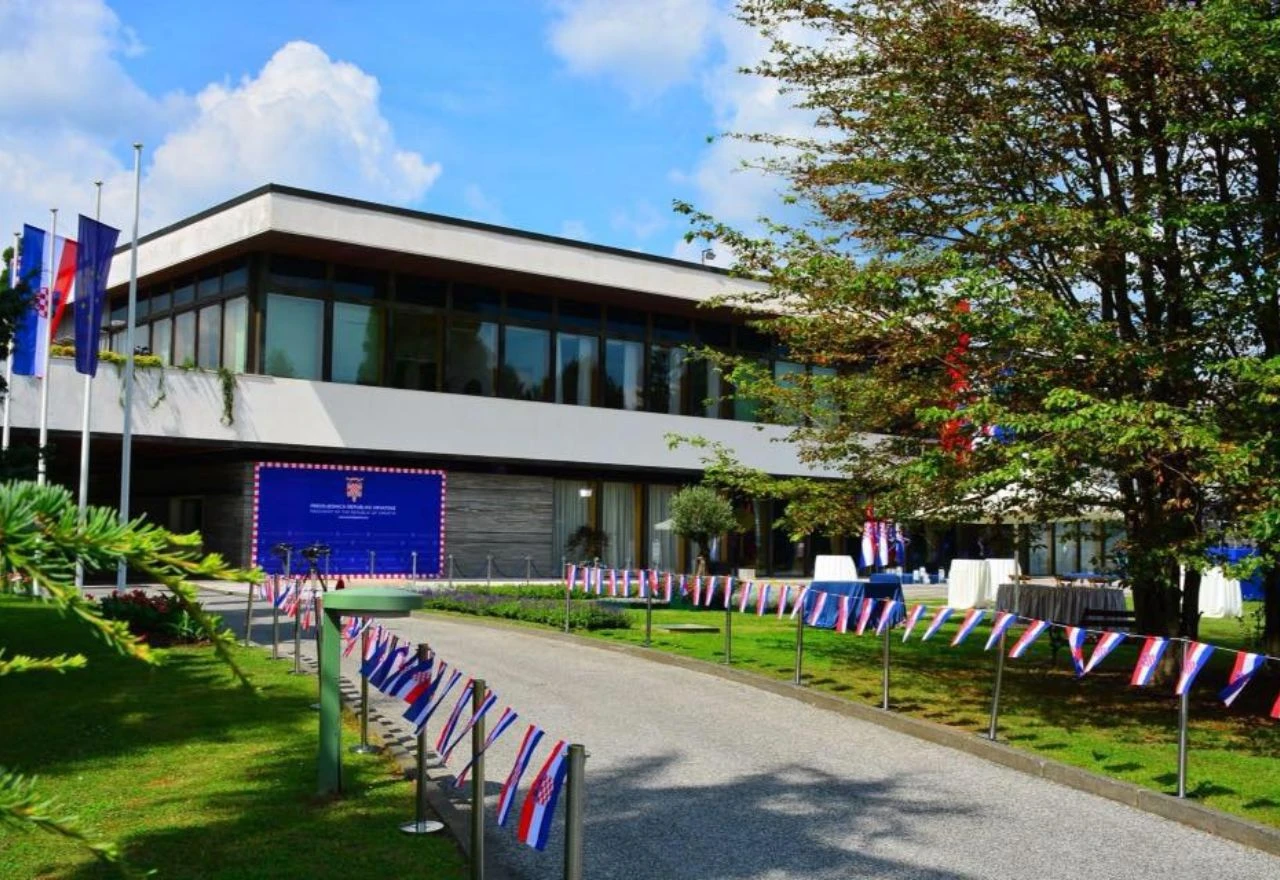 67-godišnjak prijetio bombom pred Uredom predsjednika RH