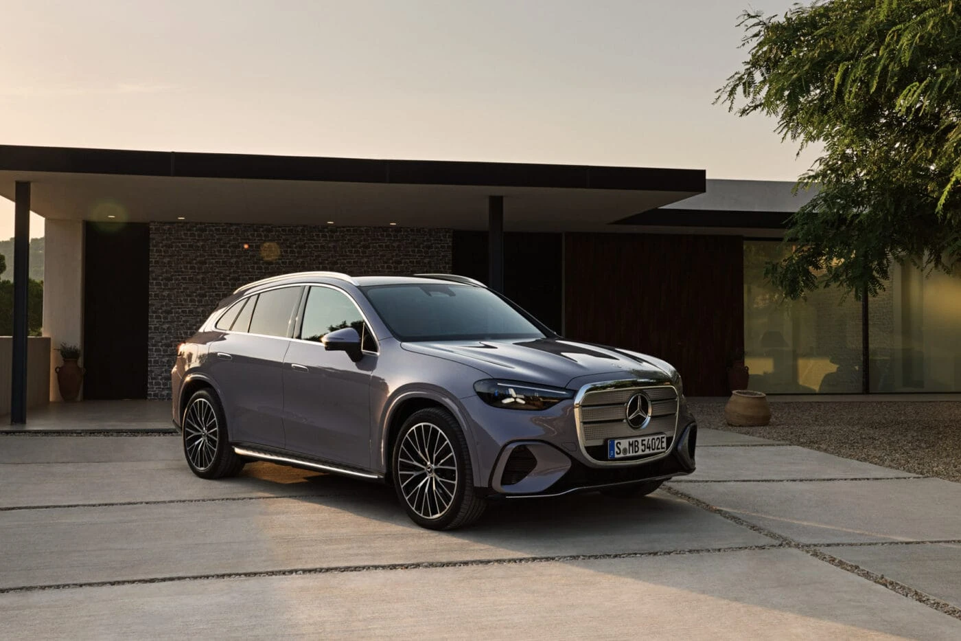 VIDEO | Revolucija u Stuttgartu: Mercedes predstavio električni GLC