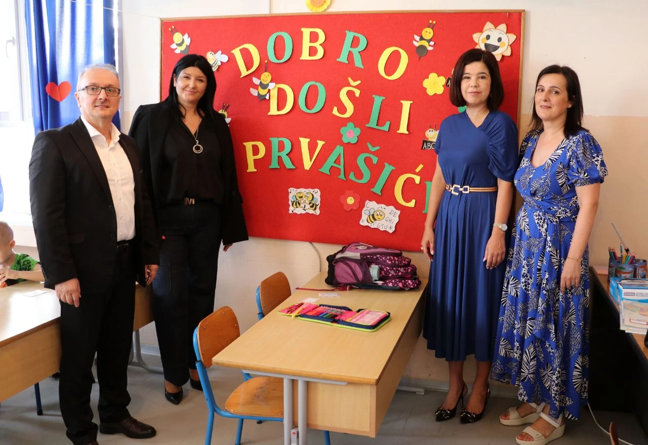 Buhač i Velagić posjetili učenike na početku školske godine u Mostaru
