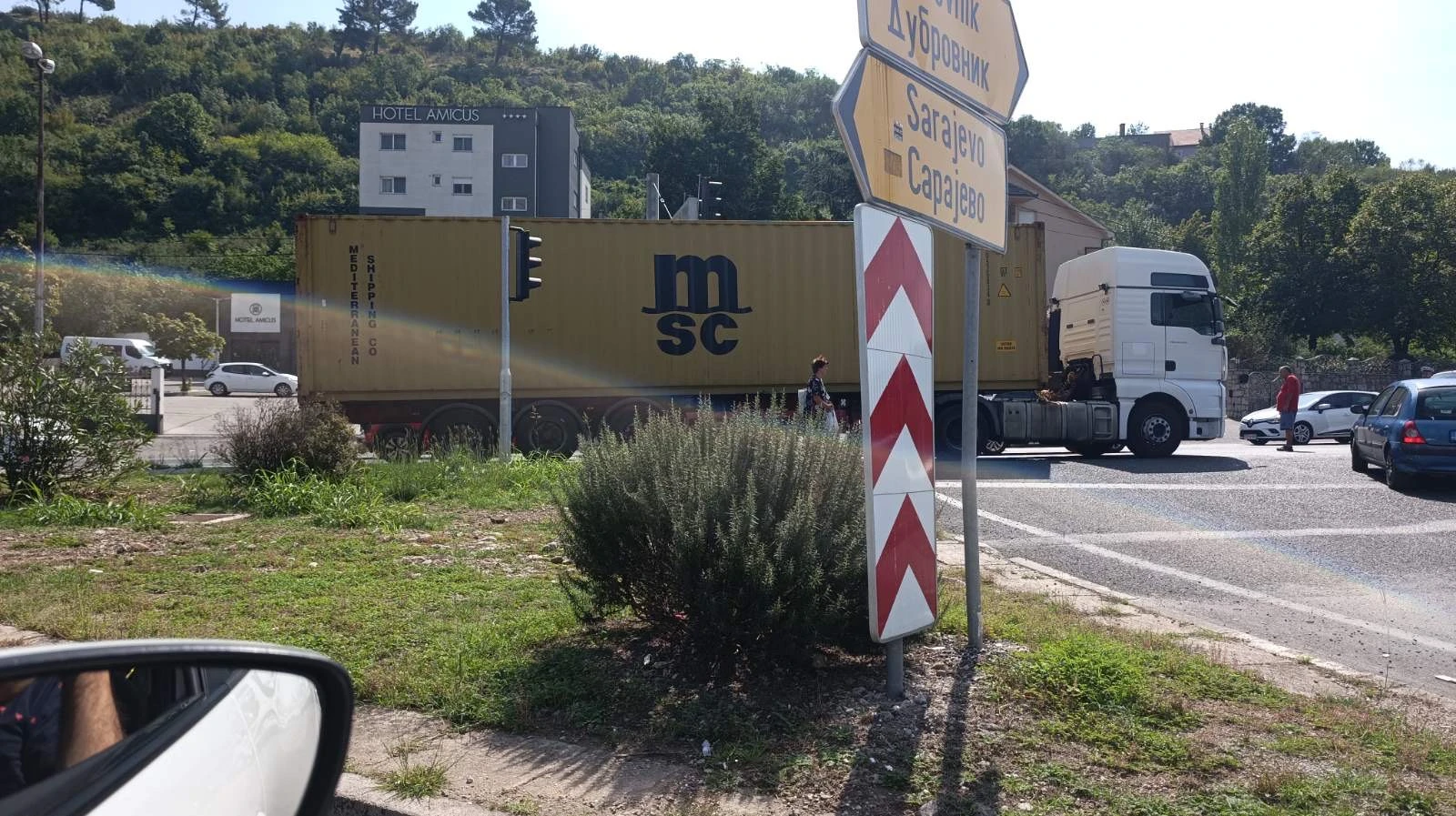 VIDEO | Kolaps na M-17: Kamioni u kvaru i prometna nesreća