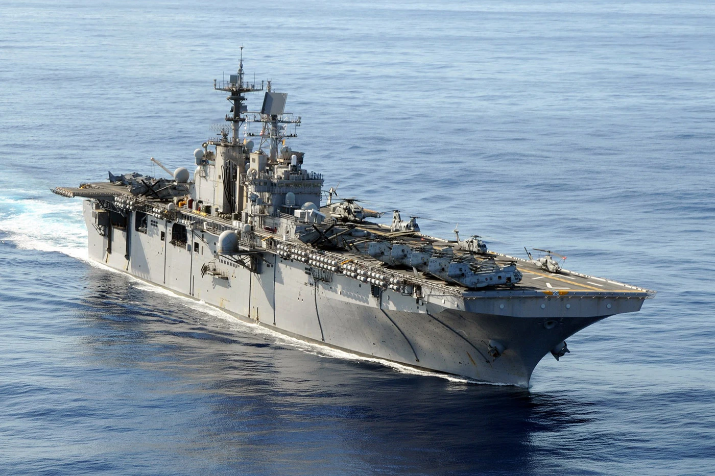 Američka amfibijska grupa Iwo Jima u Karipskom moru, raste napetost s Venezuelom