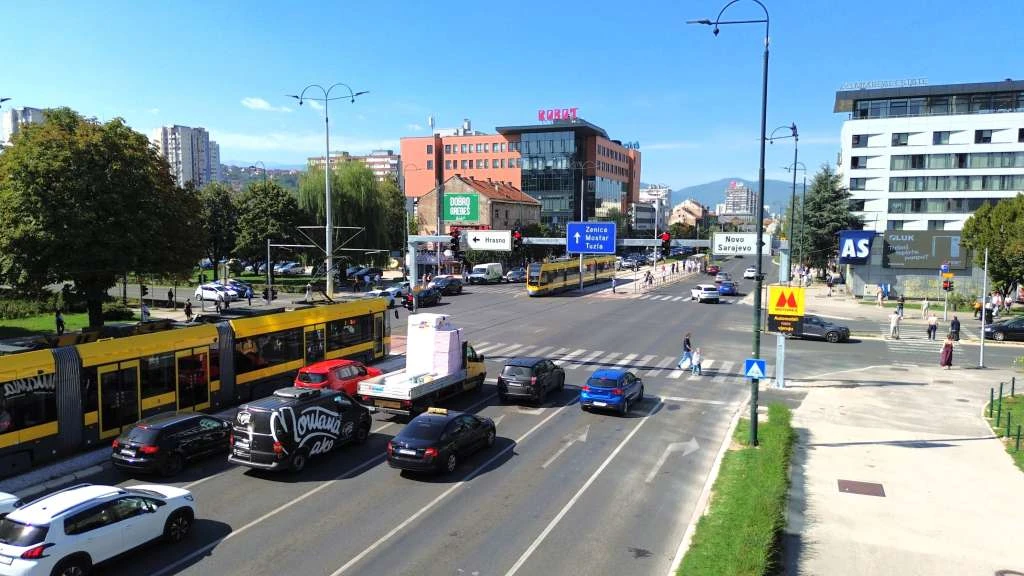 Zamijenjeni svi semaforski portali na glavnoj prometnici u Sarajevu