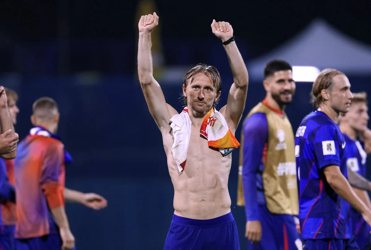 Prigodna čestitka HNS-a: 40 reprezentativaca za Modrićev 40. rođendan.