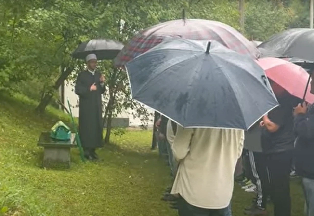 Klanjana dženaza bebi koja je preminula na putu prema Mostaru