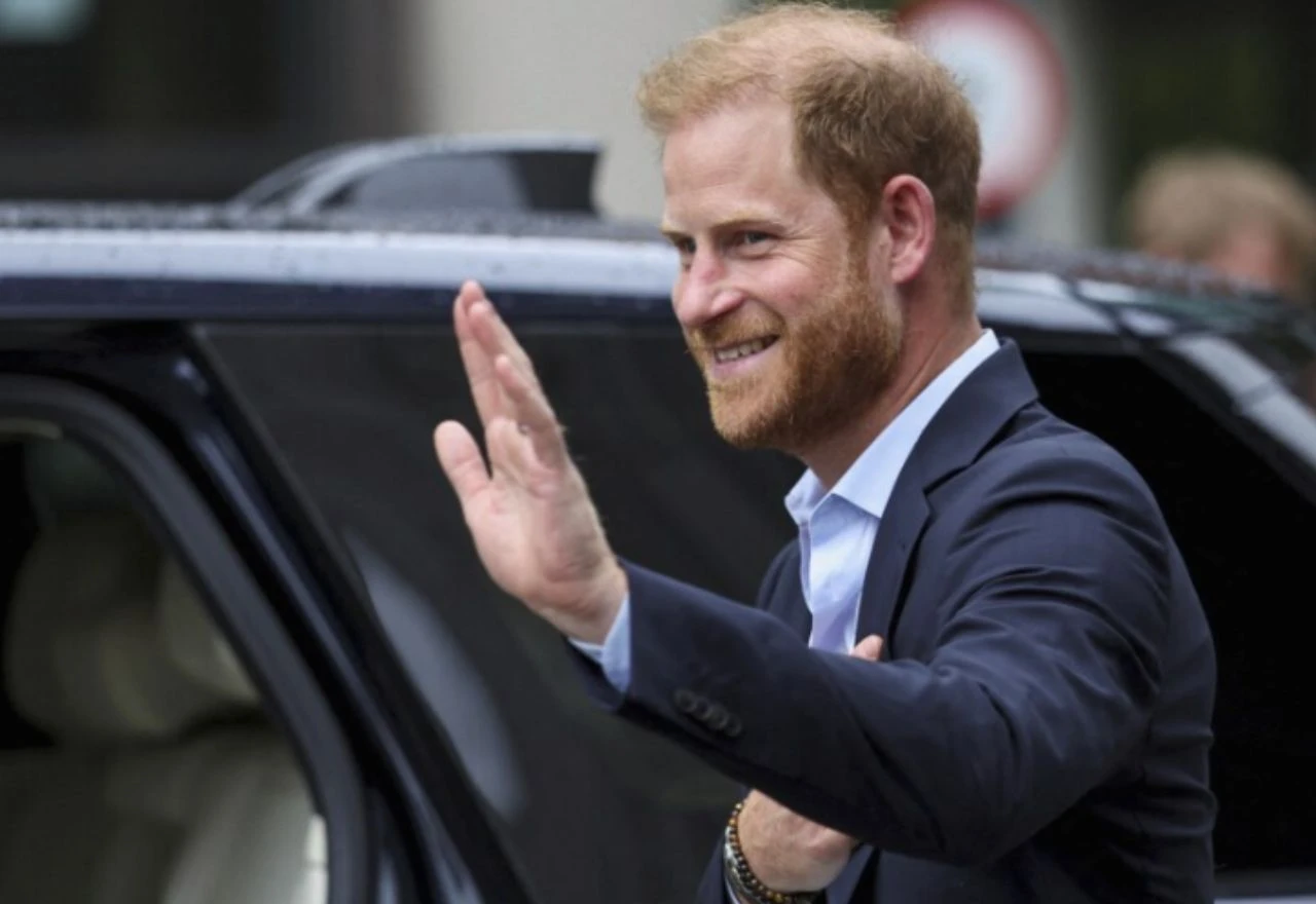 Pomirenje nakon godinu dana: Princ Harry popio čaj s ocem Charlesom u Londonu