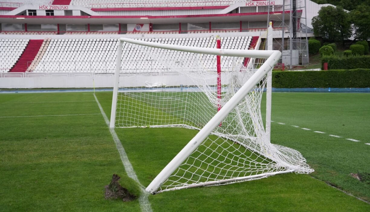 FOTO | Stadion HŠK Zrinjski pretrpio veliku štetu