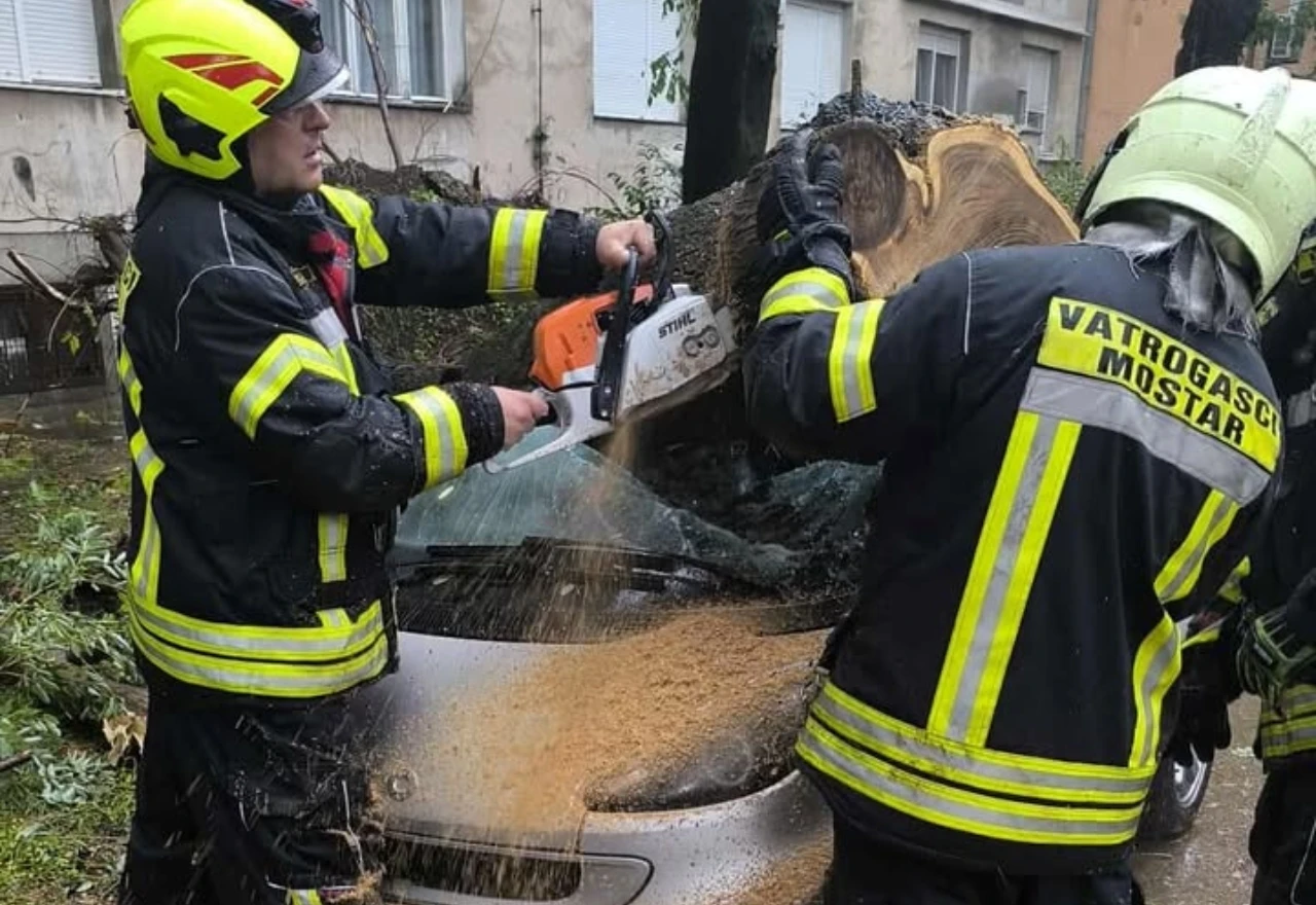 Vatrogasci u HNŽ-u imali pune ruke posla: Najteže je bilo u Mostaru