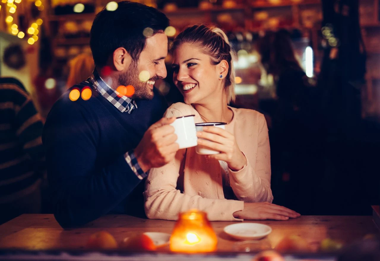 Što je micro-mance? Zašto je postao najvažniji oblik romantike u modernim vezama?