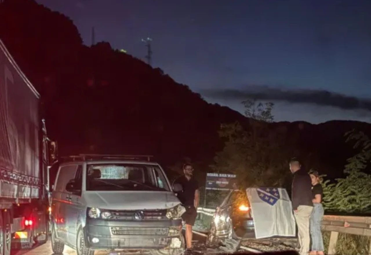 FOTO | Više ozlijeđenih u nesreći na M-17